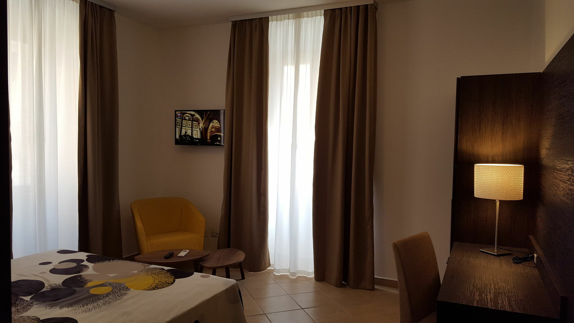 Una Finestra Su Monti Rom Exterior foto